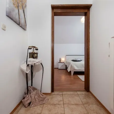 Apartman Len *