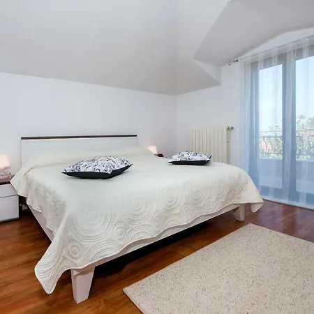 Len Apartment